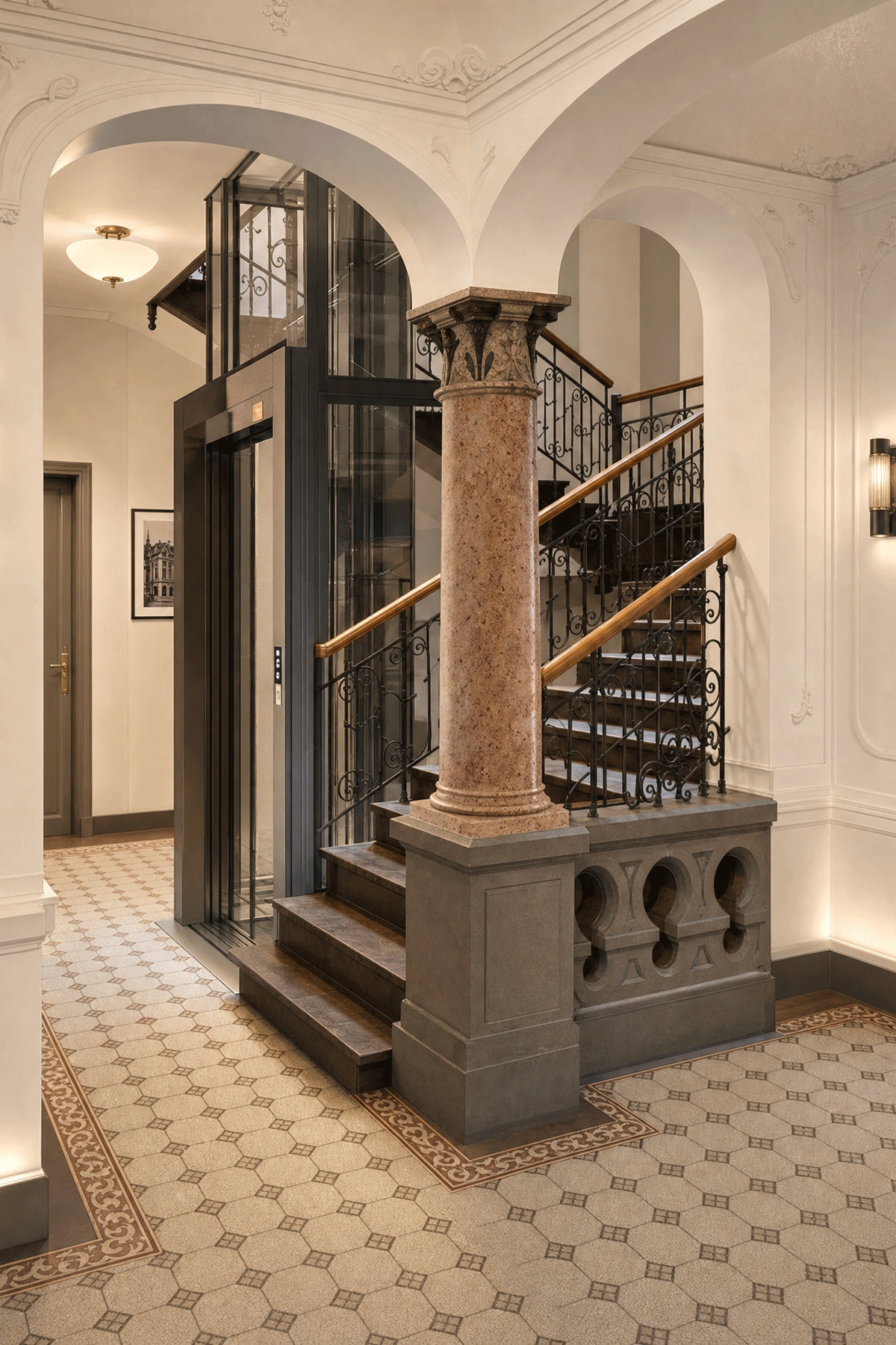 Entrée und Treppenhaus